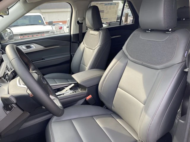 2026 Ford Explorer Active, bílá, 1 km, dovoz Kanada — foto 7 z 20
