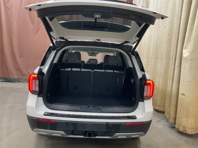 2026 Ford Explorer Active, bílá, 25 km, dovoz Kanada — foto 14 z 15