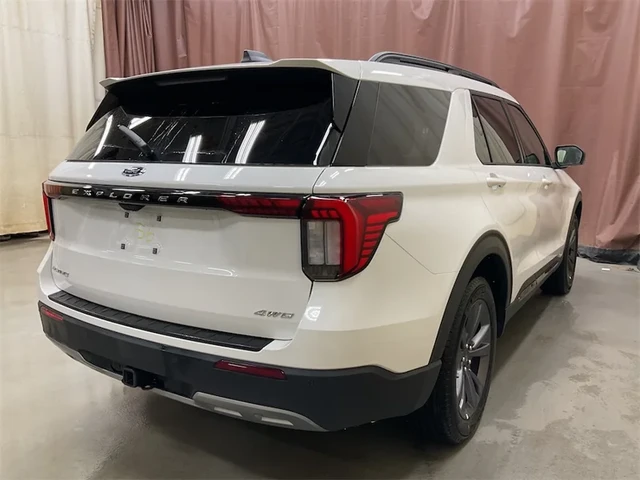 2026 Ford Explorer Active, bílá, 25 km, dovoz Kanada — foto 4 z 15