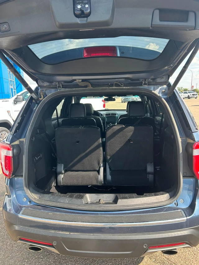 2019 Ford Explorer Limited, 100 593 km, dovoz Kanada — foto 3 z 5