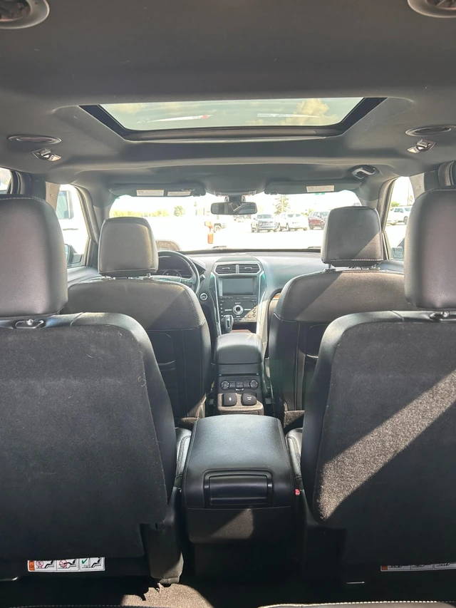2019 Ford Explorer Limited, 100 593 km, dovoz Kanada — foto 4 z 5