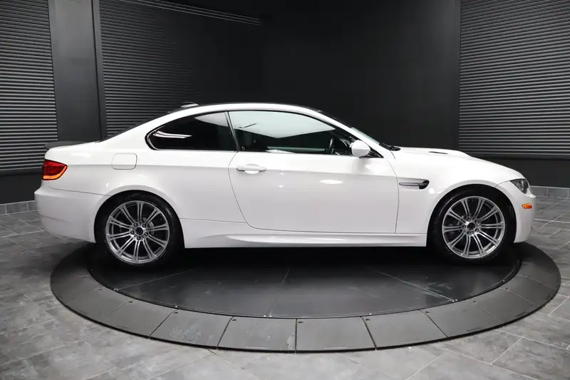 2011 BMW M3 BASE, bílá, 127 844 km, dovoz Kanada — foto 2 z 12