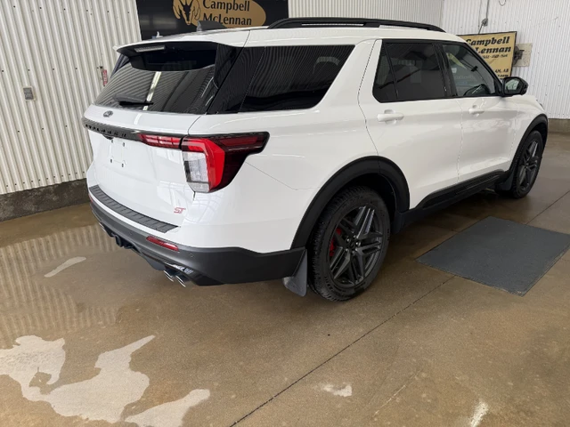 2025 Ford Explorer ST, bílá, 18 743 km, dovoz Kanada — foto 3 z 5