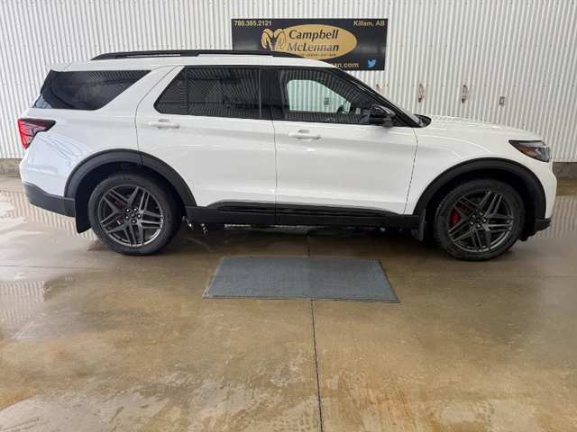 2025 Ford Explorer ST, bílá, 18 743 km, dovoz Kanada — foto 5 z 5