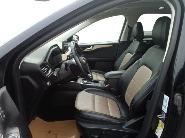 2021 Ford Escape Titanium, černá, 93 209 km, dovoz Kanada — foto 12 z 17