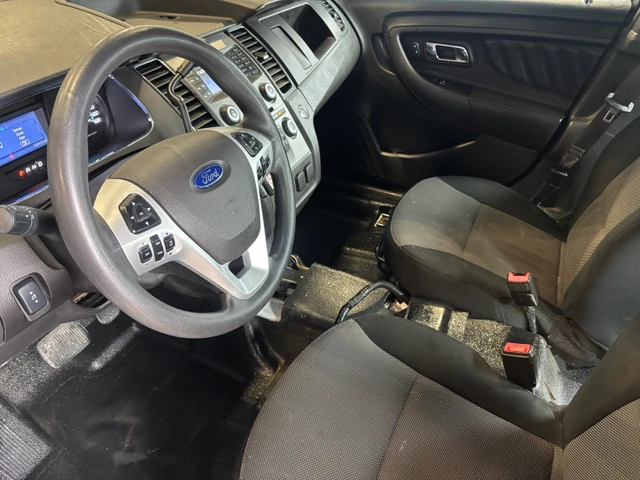 2013 Ford Taurus, bílá, 106 343 km, dovoz Kanada — foto 5 z 5