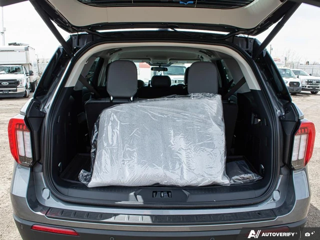 2026 Ford Explorer Active, šedá, 9 km, dovoz Kanada — foto 10 z 19