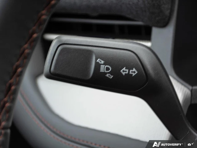 2026 Ford Explorer Active, šedá, 9 km, dovoz Kanada — foto 14 z 19