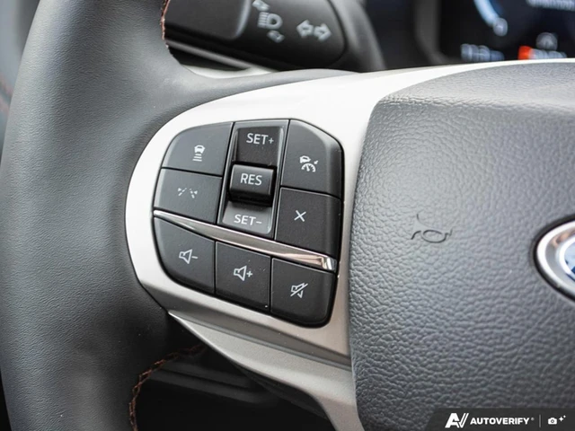 2026 Ford Explorer Active, šedá, 9 km, dovoz Kanada — foto 16 z 19