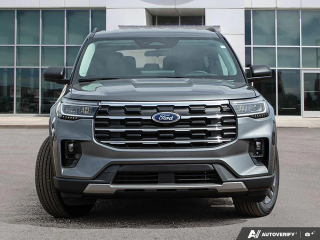 2026 Ford Explorer Active, šedá, 9 km, dovoz Kanada — foto 2 z 19