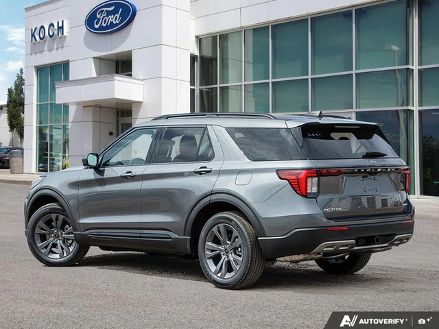2026 Ford Explorer Active, šedá, 9 km, dovoz Kanada — foto 4 z 19
