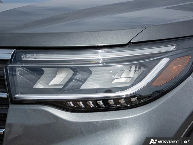 2026 Ford Explorer Active, šedá, 9 km, dovoz Kanada — foto 8 z 19