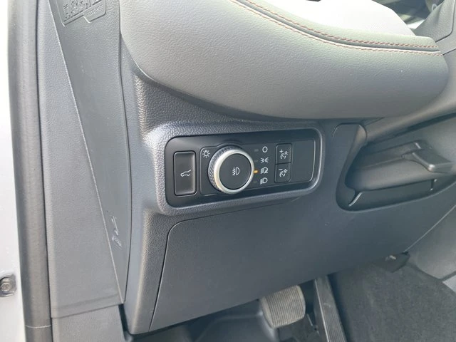 2026 Ford Explorer Active, bílá, 2 km, dovoz Kanada — foto 10 z 20