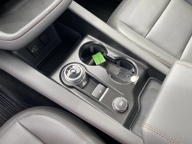 2026 Ford Explorer Active, bílá, 2 km, dovoz Kanada — foto 14 z 20