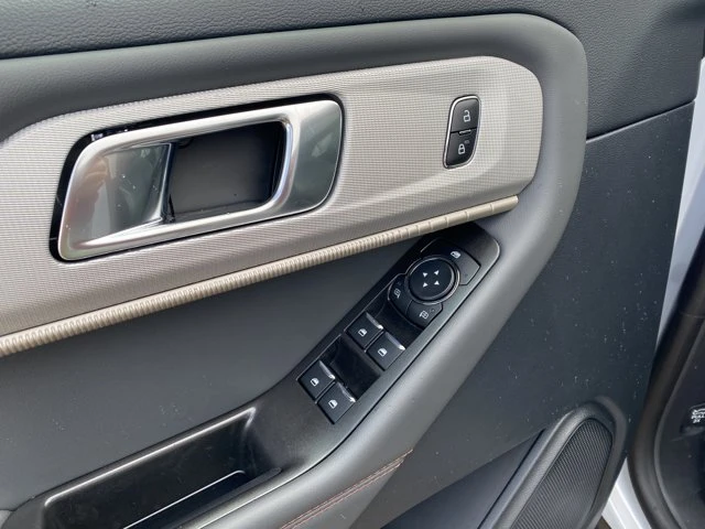 2026 Ford Explorer Active, bílá, 2 km, dovoz Kanada — foto 5 z 20