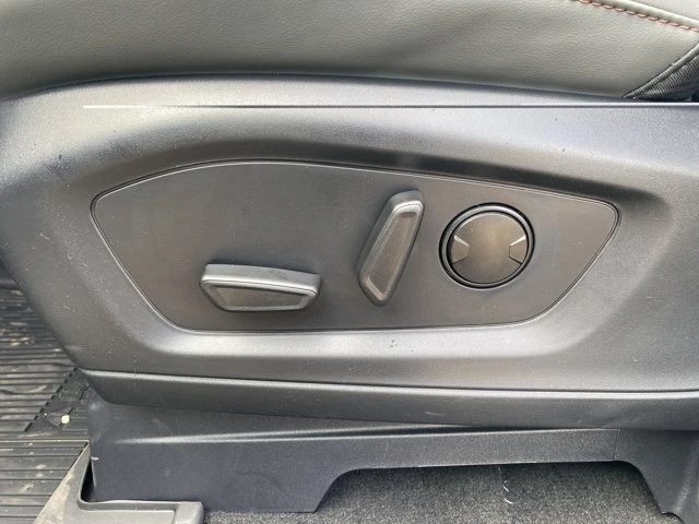 2026 Ford Explorer Active, bílá, 2 km, dovoz Kanada — foto 8 z 20