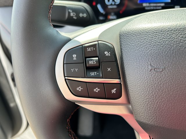 2026 Ford Explorer Active, bílá, 15 km, dovoz Kanada — foto 11 z 20