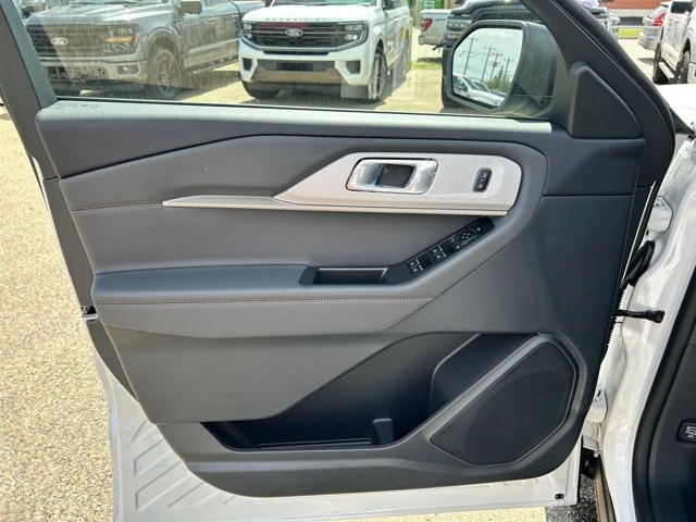 2026 Ford Explorer Active, bílá, 15 km, dovoz Kanada — foto 5 z 20