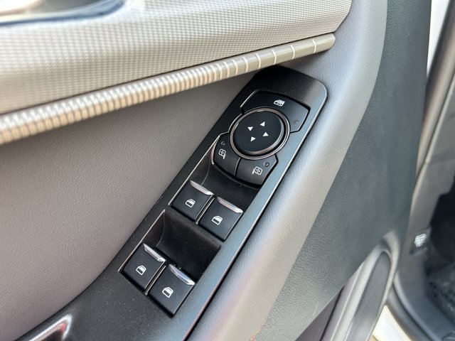 2026 Ford Explorer Active, bílá, 15 km, dovoz Kanada — foto 7 z 20