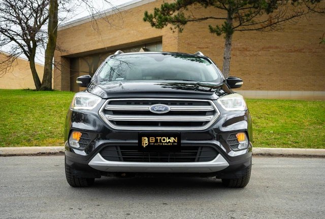 2017 Ford Escape Titanium, černá, 73 955 km, dovoz Kanada — foto 2 z 5