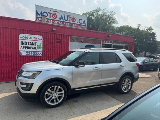 2016 Ford Explorer XLT, stříbrná, 143 000 km, dovoz Kanada — foto 2 z 5