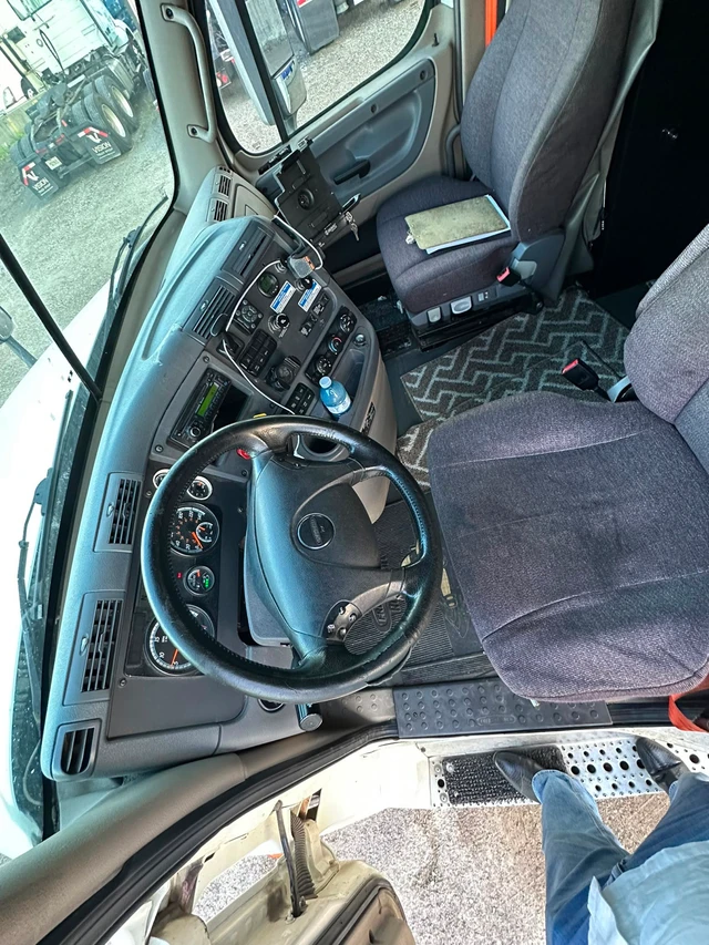 2015, 170 000 km, dovoz Kanada — foto 4 z 5