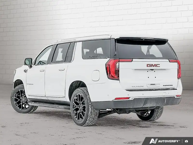 2026 GMC Yukon Elevation, bílá, 16 km, dovoz Kanada — foto 3 z 12