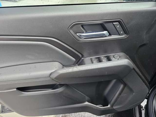 2026 GMC Canyon Elevation, černá, 10 km, dovoz Kanada — foto 13 z 20