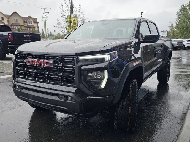 2026 GMC Canyon Elevation, černá, 10 km, dovoz Kanada — foto 4 z 20