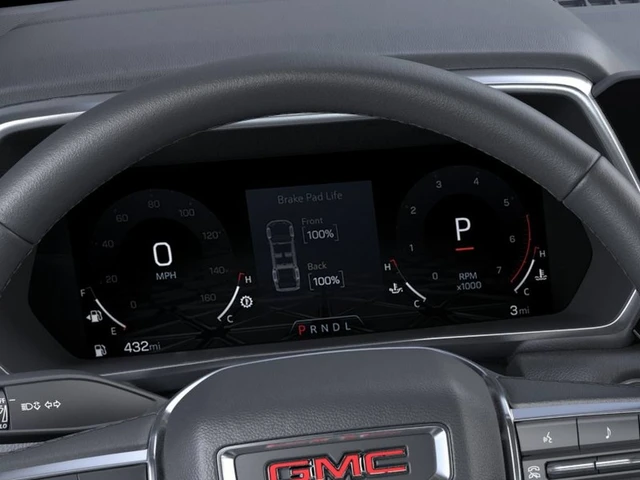 2026 GMC Canyon Elevation, černá, 10 km, dovoz Kanada — foto 7 z 20