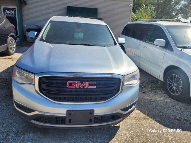 2017 GMC Acadia SLE, 113 572 km, dovoz Kanada — foto 2 z 5