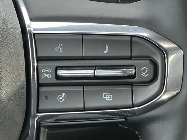 2026 GMC Acadia Elevation, bílá, 7 km, dovoz Kanada — foto 13 z 20
