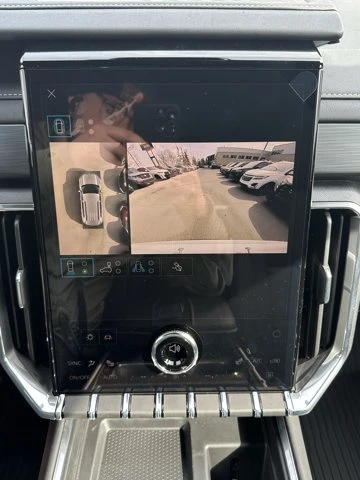 2026 GMC Acadia Elevation, bílá, 7 km, dovoz Kanada — foto 15 z 20