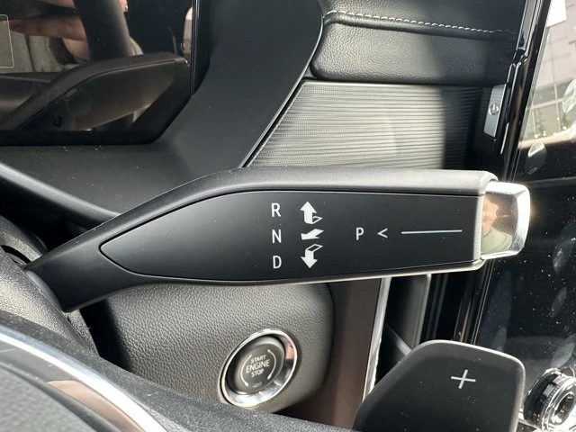 2026 GMC Acadia Elevation, bílá, 7 km, dovoz Kanada — foto 16 z 20