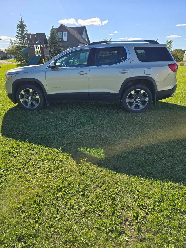 2017 GMC Acadia, 204 000 km, dovoz Kanada — foto 5 z 5
