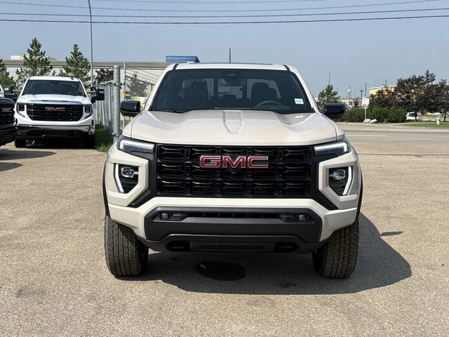 2026 GMC Canyon Elevation, béžová, 68 km, dovoz Kanada — foto 3 z 5