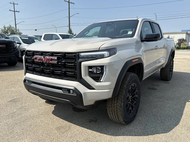 2026 GMC Canyon Elevation, béžová, 68 km, dovoz Kanada — foto 4 z 5