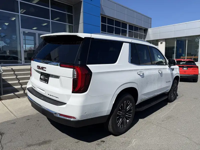 2026 GMC Yukon Elevation, bílá, 611 km, dovoz Kanada — foto 4 z 12