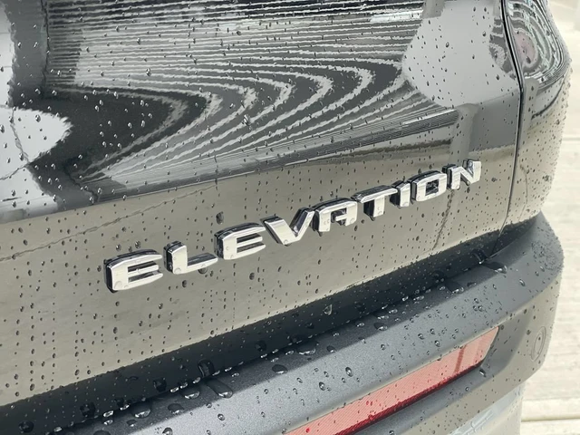 2027 GMC Acadia Elevation, černá, dovoz Kanada — foto 7 z 20