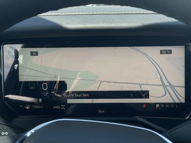 2026 GMC Acadia Elevation, bílá, 22 km, dovoz Kanada — foto 15 z 20