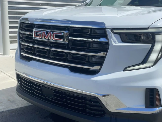 2026 GMC Acadia Elevation, bílá, 22 km, dovoz Kanada — foto 3 z 20