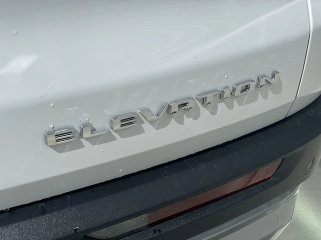 2026 GMC Acadia Elevation, bílá, 22 km, dovoz Kanada — foto 7 z 20