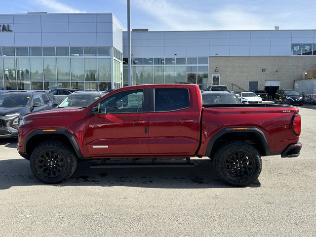 2026 GMC Canyon Elevation, červená, 4 km, dovoz Kanada — foto 3 z 20