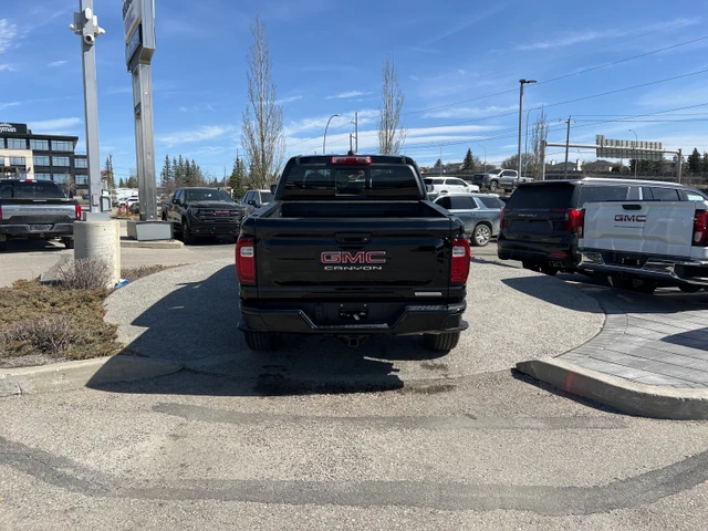 2026 GMC Canyon Elevation, černá, 35 km, dovoz Kanada — foto 4 z 4