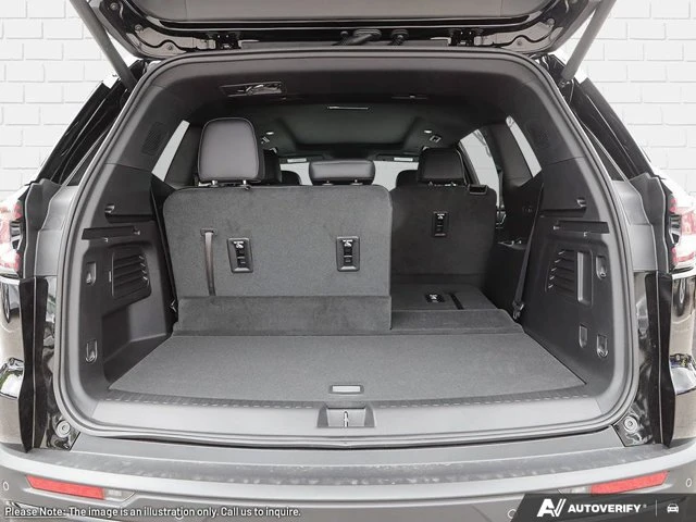 2026 GMC Acadia Elevation, černá, 10 km, dovoz Kanada — foto 7 z 20