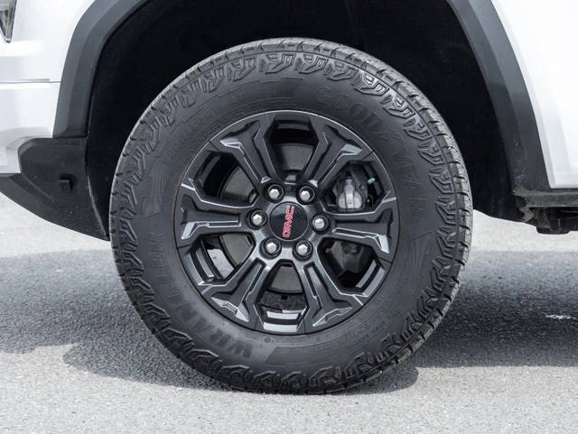 2024 GMC Canyon Elevation, bílá, 18 246 km, dovoz Kanada — foto 4 z 20
