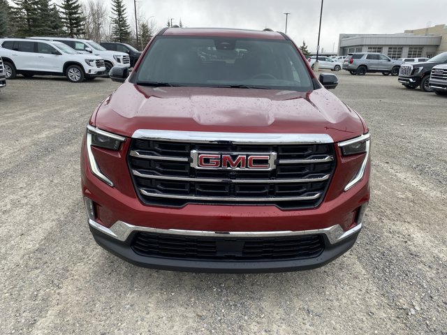 2026 GMC Acadia Elevation, červená, 5 km, dovoz Kanada — foto 2 z 4