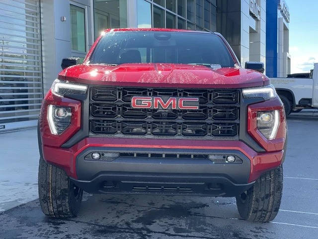 2026 GMC Canyon Elevation, červená, 5 km, dovoz Kanada — foto 2 z 20