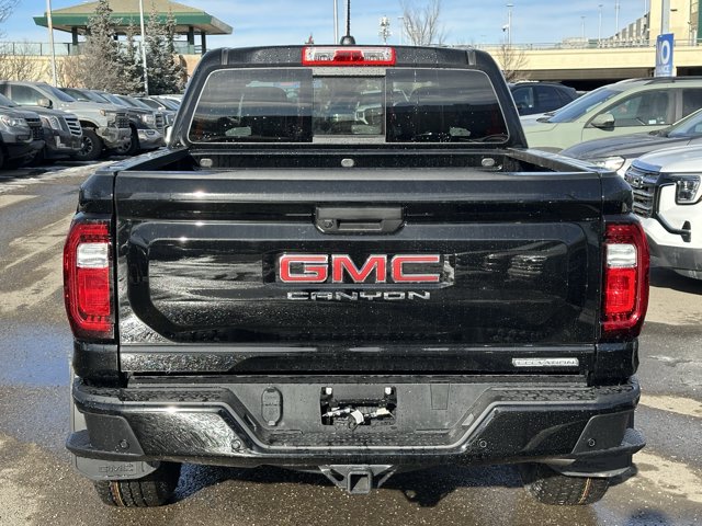 2026 GMC Canyon Elevation, černá, 4 km, dovoz Kanada — foto 5 z 20