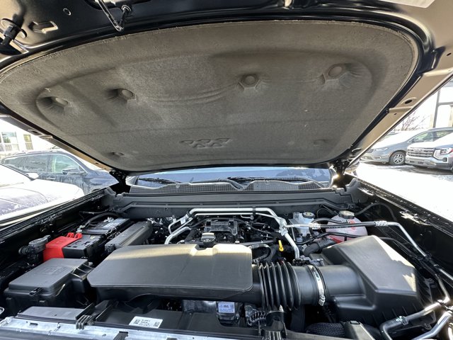 2026 GMC Canyon Elevation, černá, 4 km, dovoz Kanada — foto 7 z 20